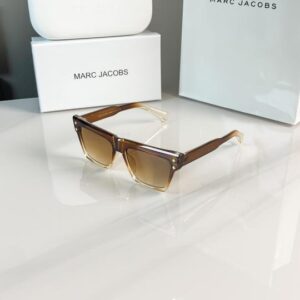 MARC JACOBS BROWN 440